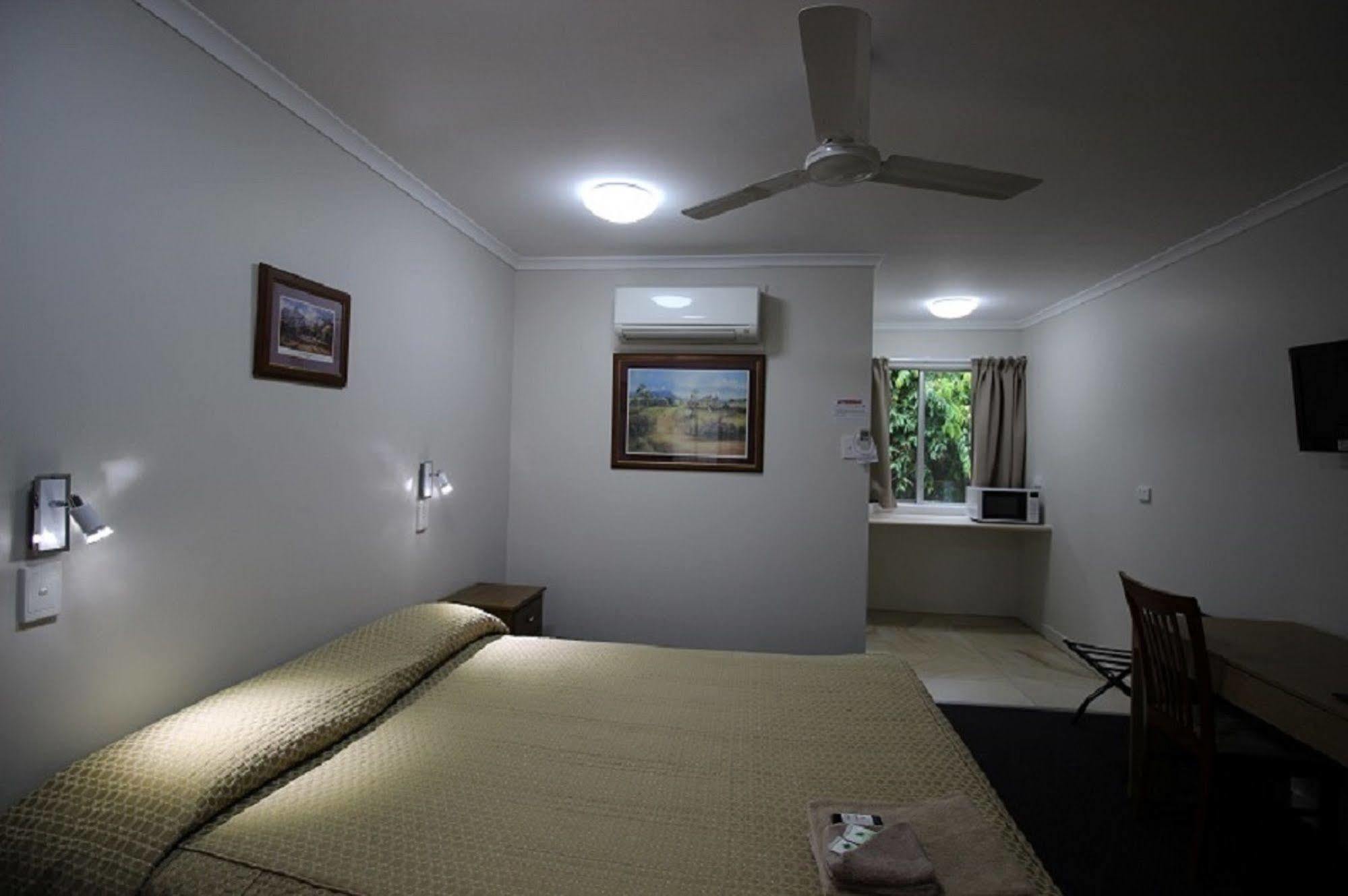 Atherton Hinterland Motel Exterior photo